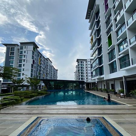 #1.3 Cozy 7Pax Large Beds 2B1R Vivacity Kuching Jazz Suites Exteriör bild