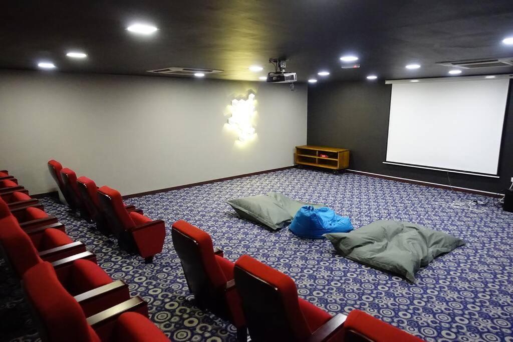 #1.3 Cozy 7Pax Large Beds 2B1R Vivacity Kuching Jazz Suites Exteriör bild